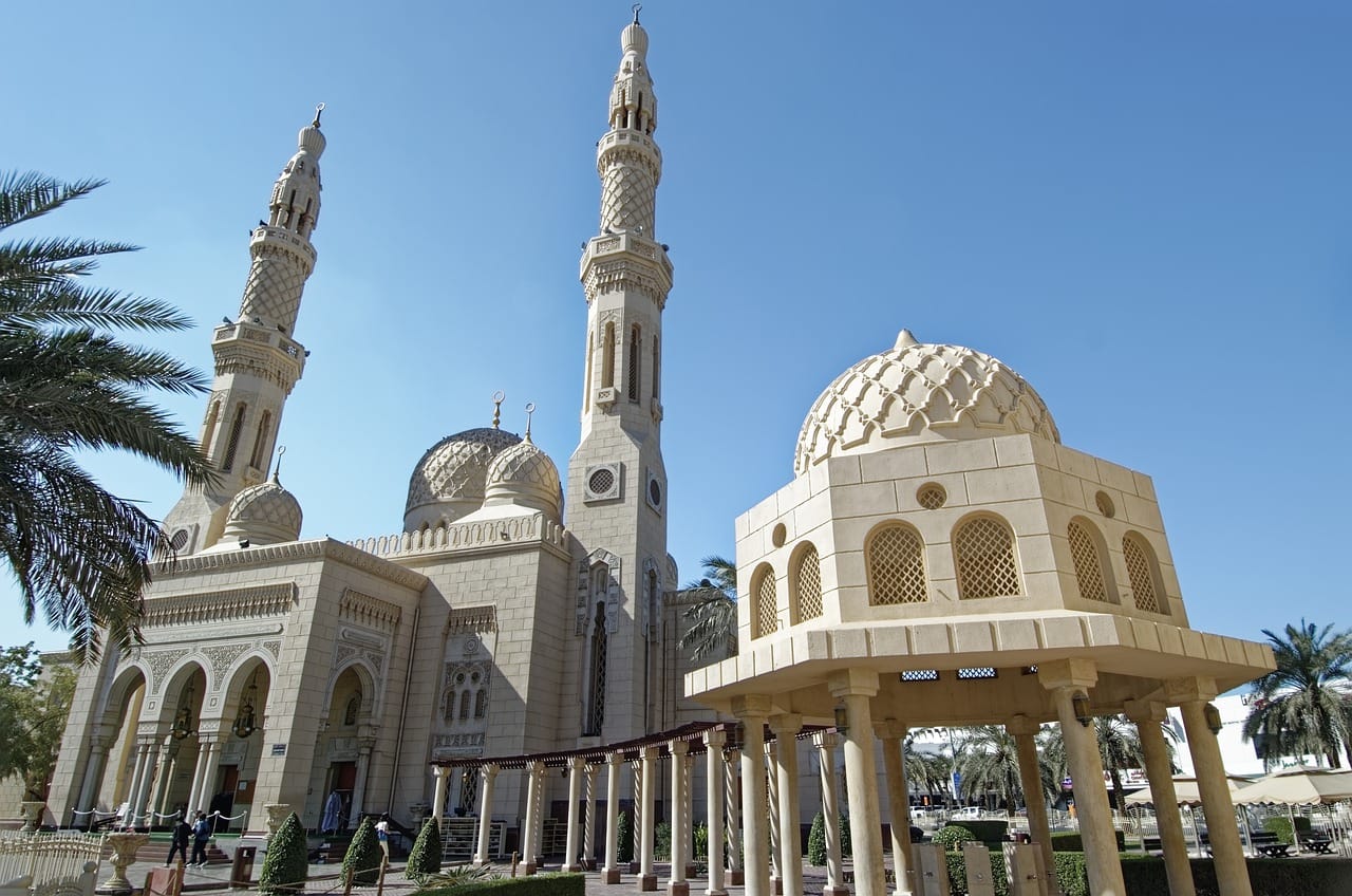 Can a Mosque Change Your View of Dubai? My Adventure in Jumeirah Mosque