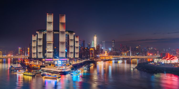 Seeing the World Differently: Lessons from a Hilarious Night in Chongqing